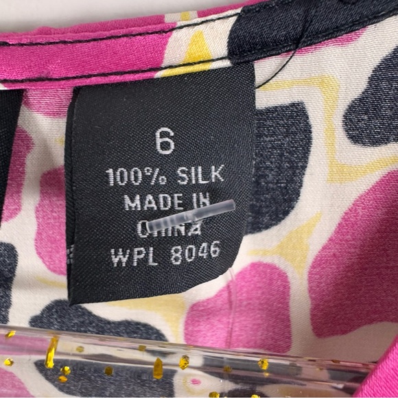 INC International Concepts Silk Blouse Sz 6 Smocked V-Neck‎  Giraffe Pattern - Picture 13 of 14